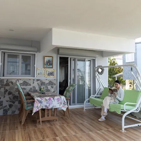 펜션 Sisi's - 쿠사다시